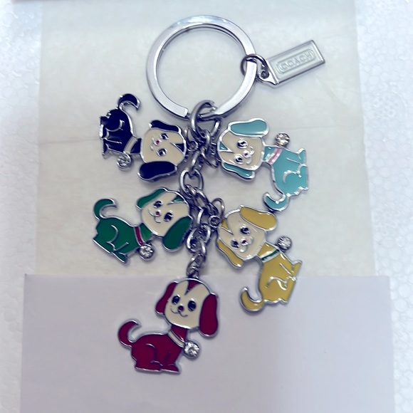 ๐บ NEW COACH KEY HOLDER PUPPY MULTICOLOR - Picture 2 of 3